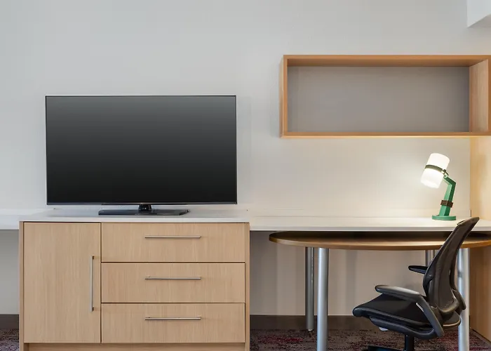 Home2 Suites By Hilton Milwaukee Brookfield