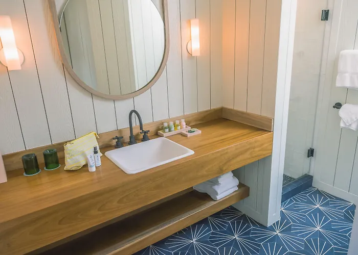 The Surfjack Hotel & Swim Club - No Amenity Fee