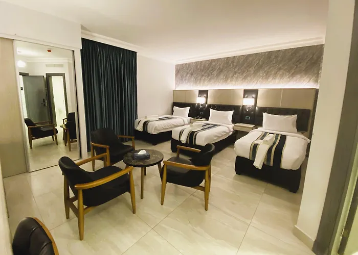 Nishan Hotel