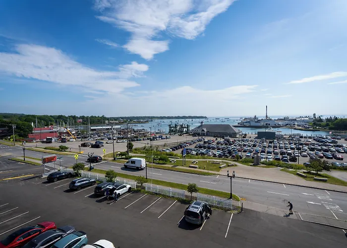 Rockland Harbor Hotel