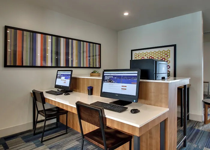 Holiday Inn Express & Suites Lancaster East - Strasburg By Ihg