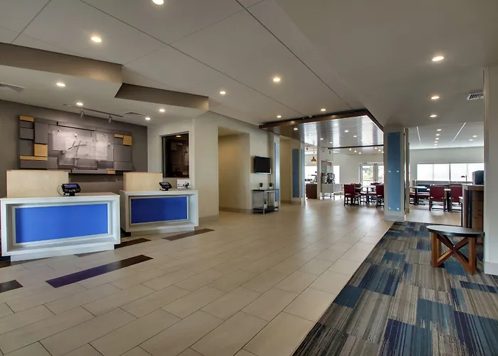 Holiday Inn Express & Suites Lancaster East - Strasburg By Ihg