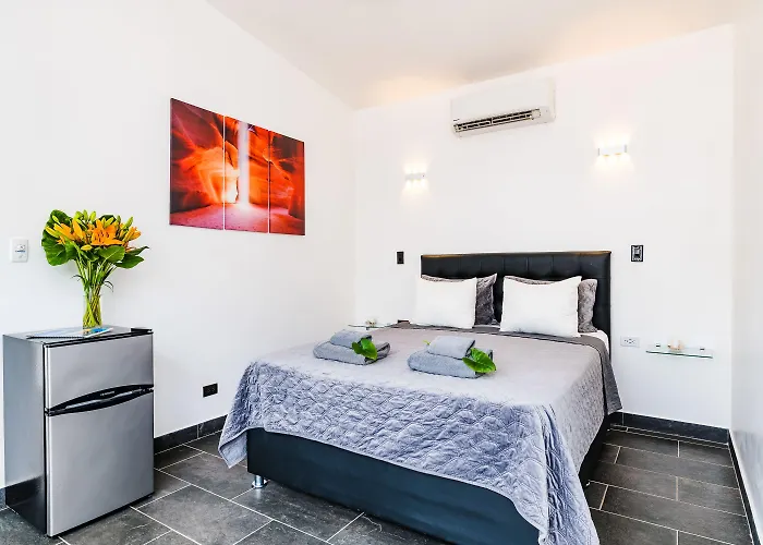 In The Shade Hotel - Coworking - 300Mbit - Adults Only