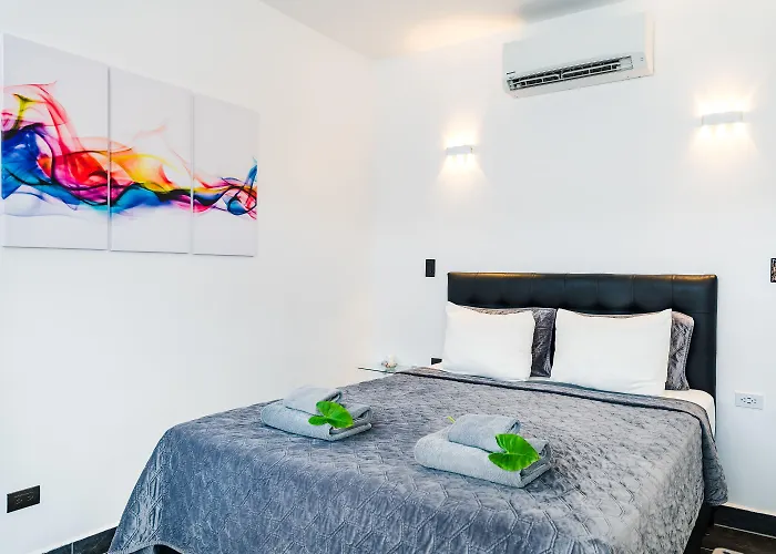 In The Shade Hotel - Coworking - 300Mbit - Adults Only