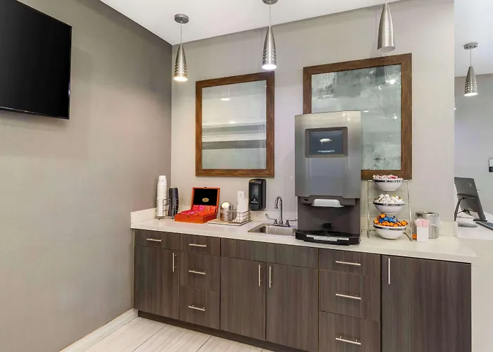 Best Western Plus Gardena-Los Angeles Inn & Suites