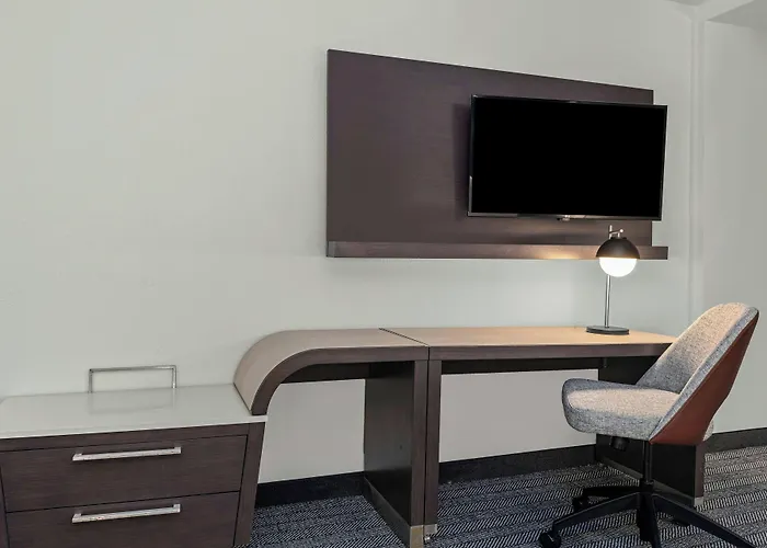 Courtyard By Marriott Oxford