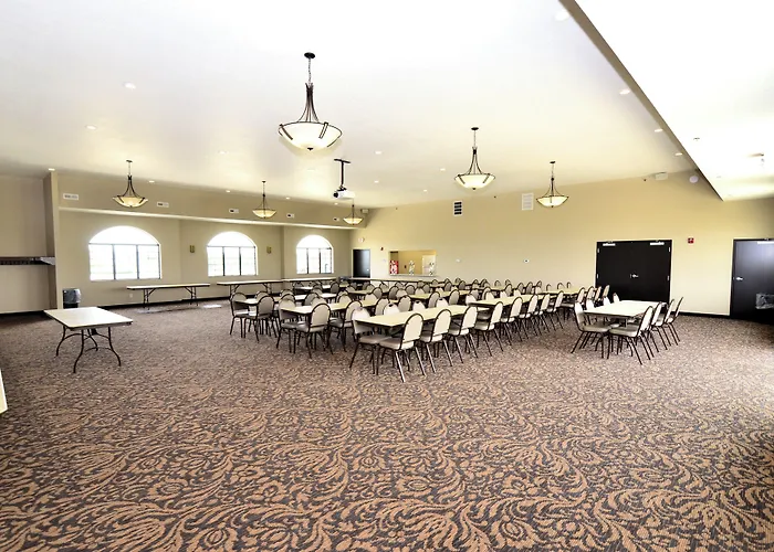 Cobblestone Inn & Suites - Holstein