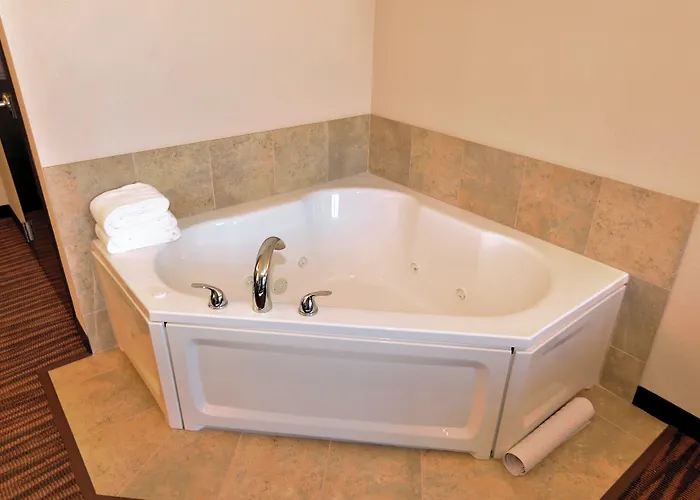 Cobblestone Inn & Suites - Holstein