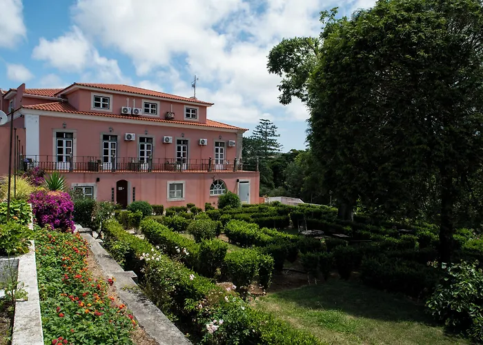 Sarrazola House Hotel Colares