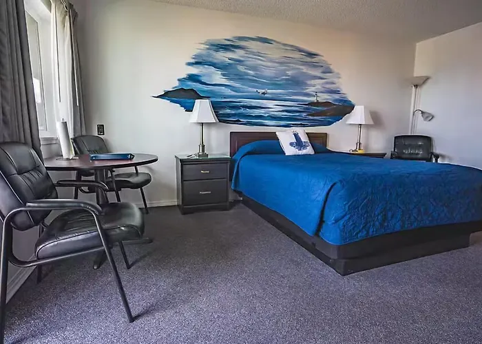 Lighthouse Cove Inn