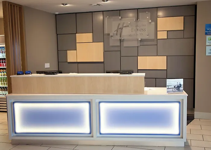Holiday Inn Express & Suites Great Bend By Ihg