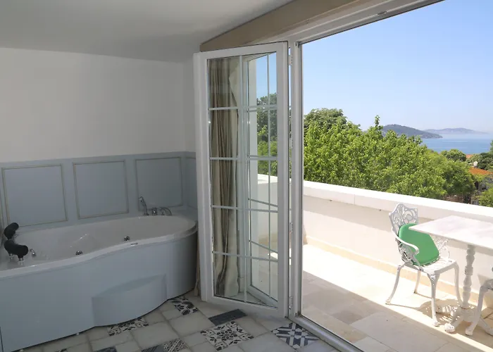 Buyukada Cankaya Hotel