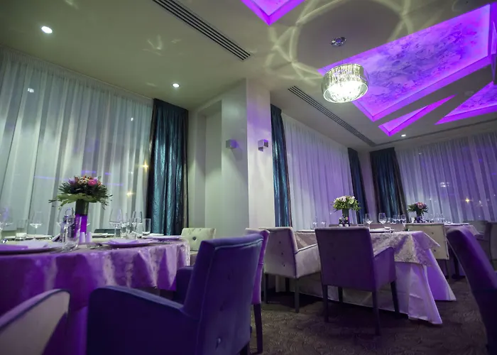Exclusive Hotel & More