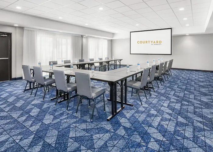 Courtyard By Marriott Auburn