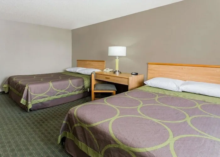 Super 8 By Wyndham St. Charles