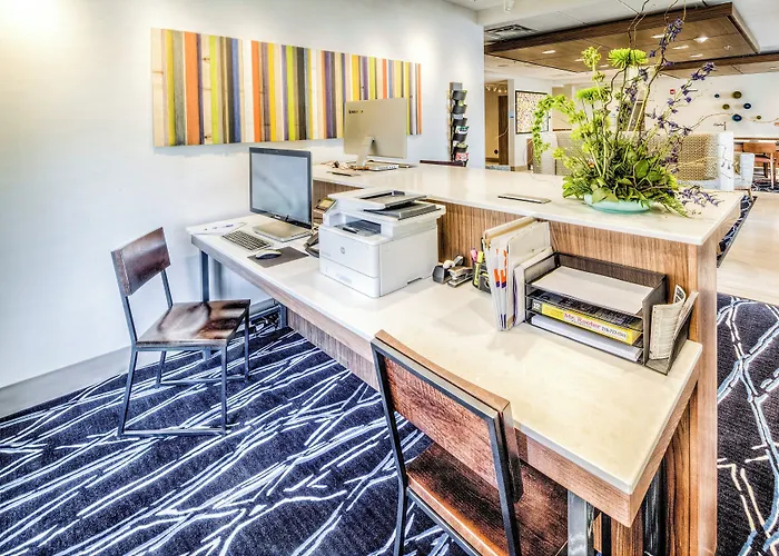 Holiday Inn Express & Suites Cleveland/Westlake By Ihg