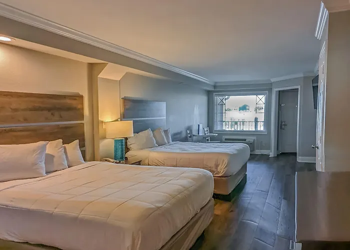 Islander Hotel & Resort