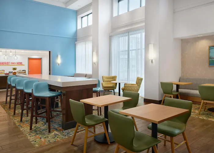 Hampton Inn & Suites Detroit/Troy