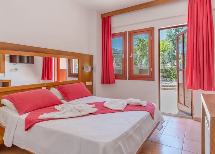 Club Pink Palace Hotel