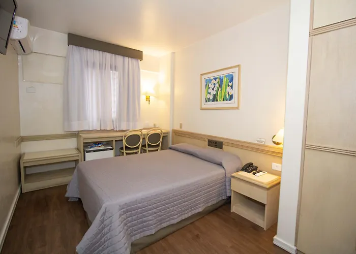 Trevi Hotel E Business