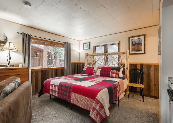 Ponderosa Lodge