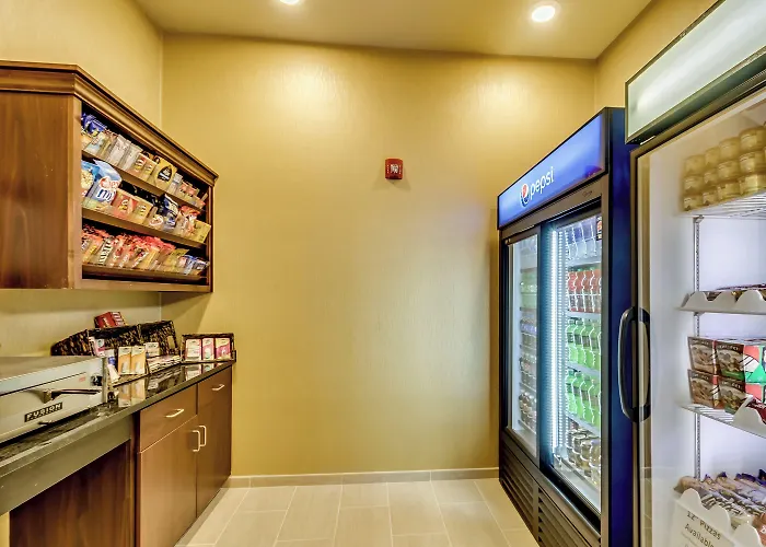 Cobblestone Inn & Suites - Waverly