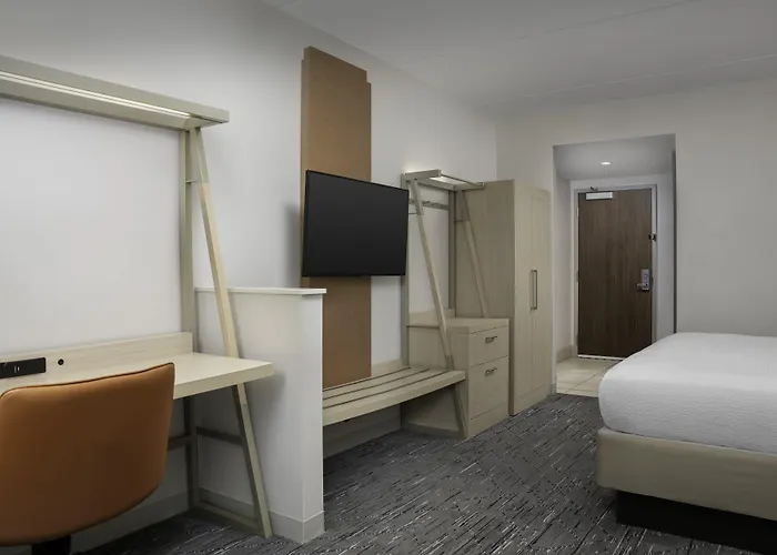 Holiday Inn Express & Suites Pittsburgh North Shore By Ihg
