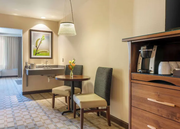 Best Western Premier Boulder Falls Inn