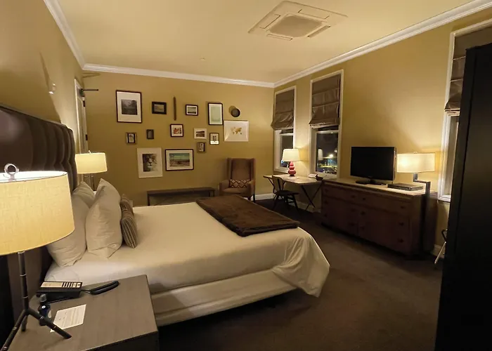 Wydown Hotel