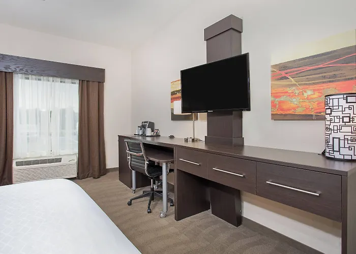 Holiday Inn Express Hotel & Suites Glasgow By Ihg