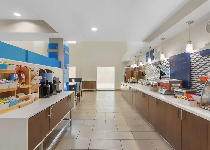 Holiday Inn Express Tomball By Ihg