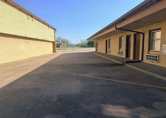 Regal Inn Coffeyville Ks Us 169