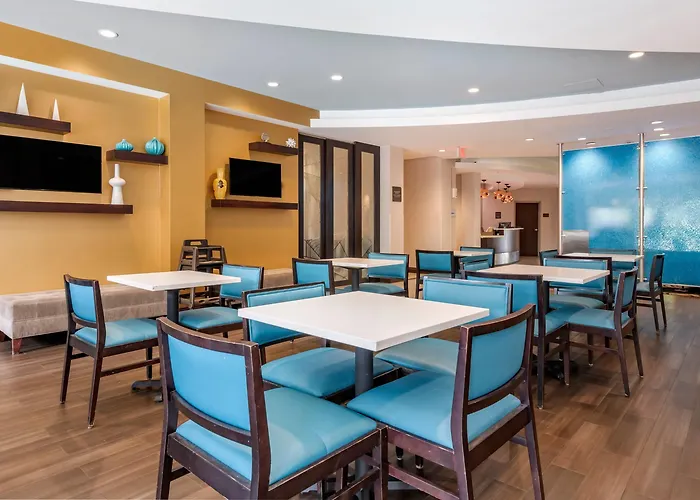 Comfort Suites Fort Lauderdale Airport South & Cruise Port