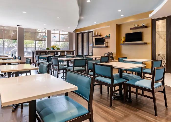 Comfort Suites Fort Lauderdale Airport South & Cruise Port