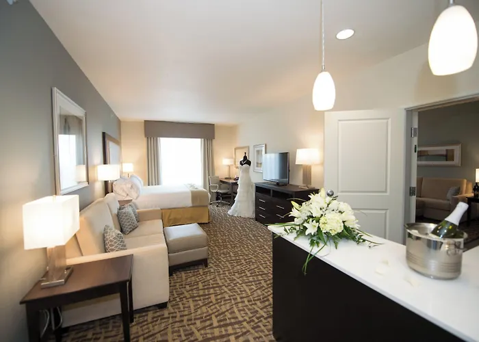 Holiday Inn Express & Suites Denver South - Castle Rock By Ihg
