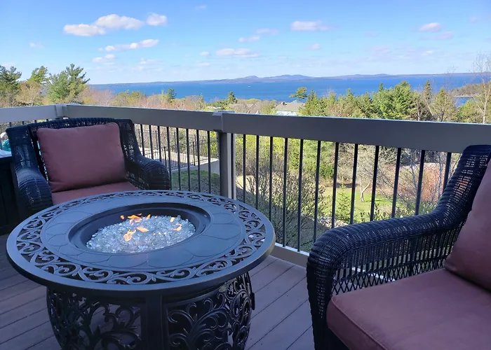 Atlantic Eyrie Lodge