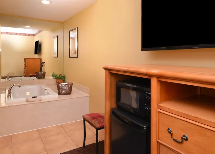 Country Hearth Inn & Suites Edwardsville