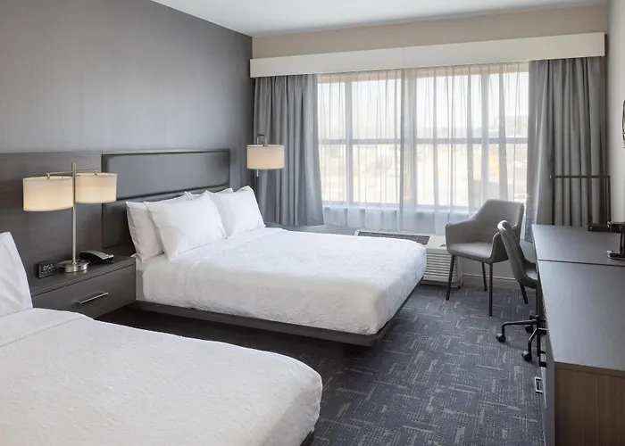 Hampton Inn & Suites Portsmouth Downtown