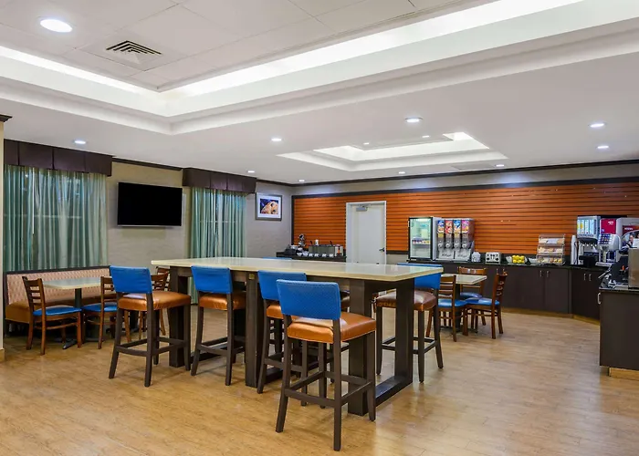 La Quinta Inn & Suites Casino And Bar By Wyndham Glendive