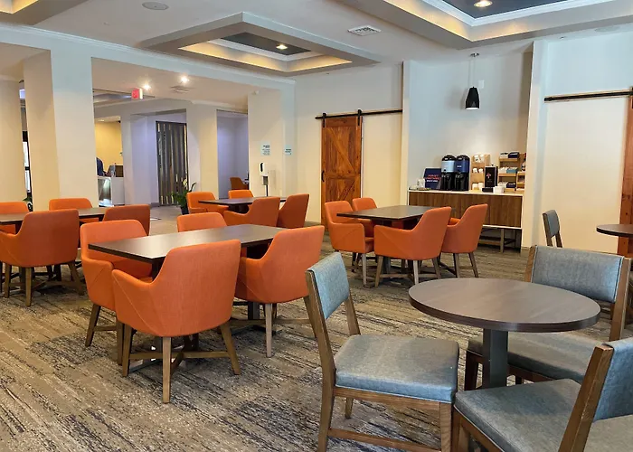 Holiday Inn Express And Suites Montgomery By Ihg