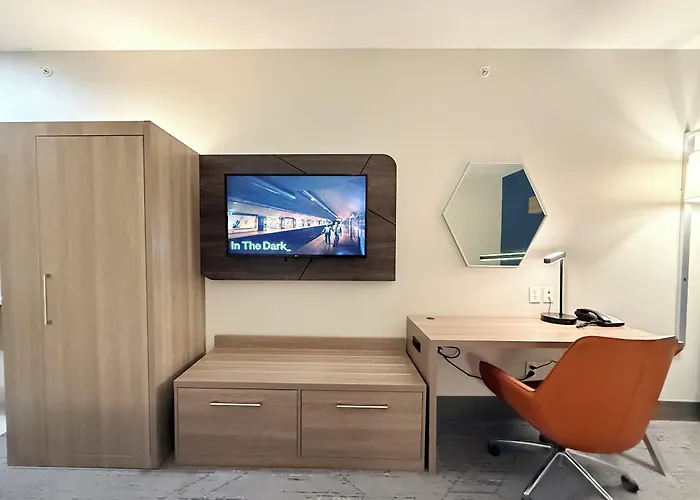 Holiday Inn Express Kenedy By Ihg