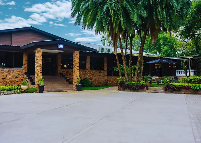 Casa Mia Lodge & Restaurant