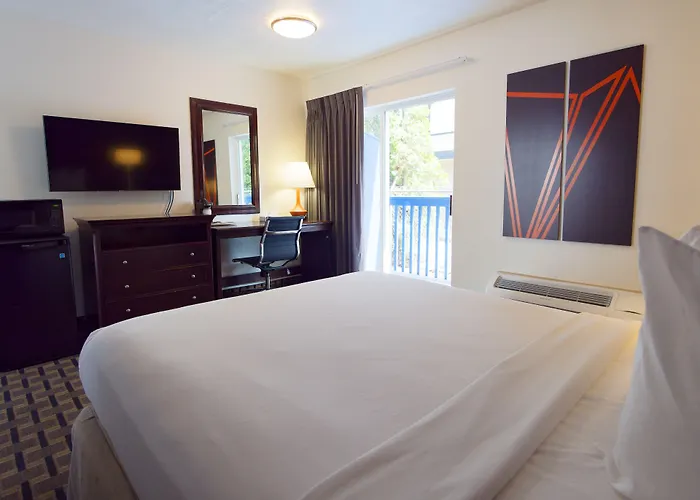 Silverstone Inn North Spokane