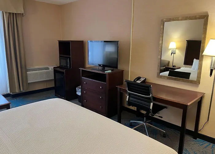 Days Inn By Wyndham Duluth Lakewalk