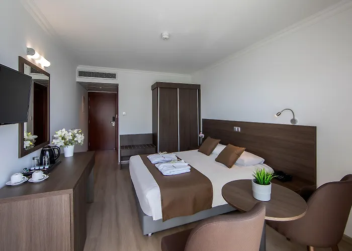 Kapetanios Limassol Hotel