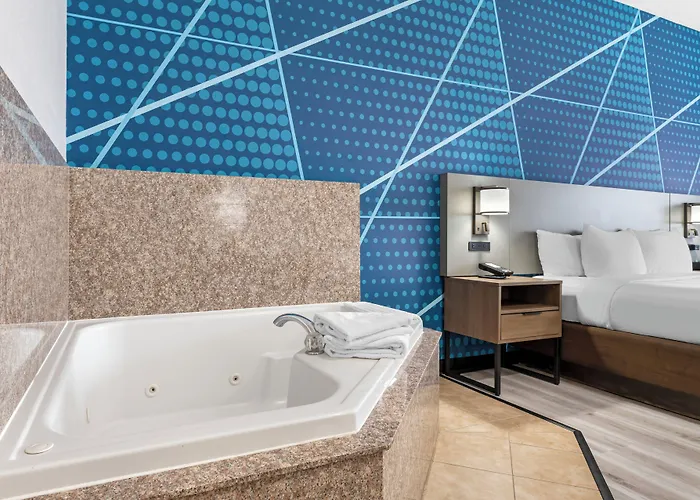 Comfort Inn & Suites Lawrence - University Area