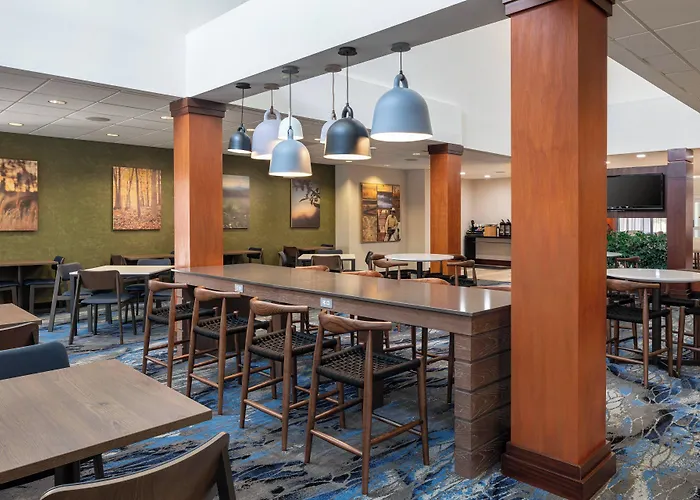Fairfield Inn & Suites By Marriott Visalia Tulare