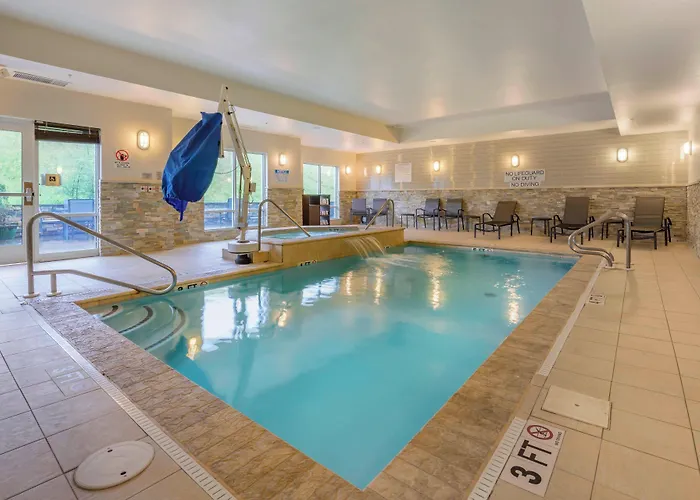 Fairfield Inn & Suites By Marriott Slippery Rock