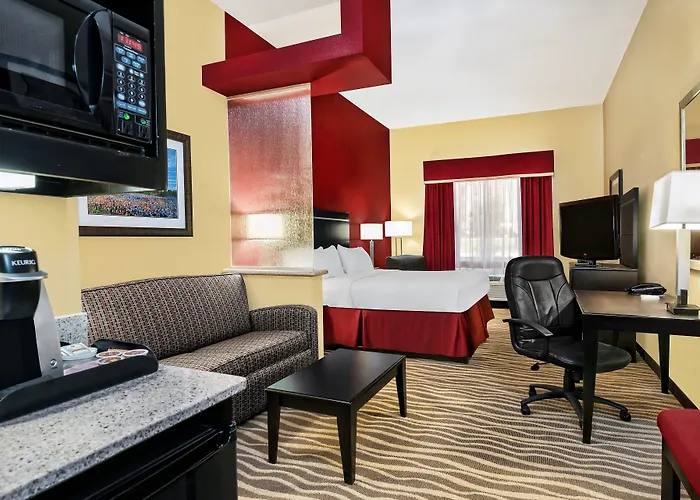 Holiday Inn Express & Suites Cotulla By Ihg