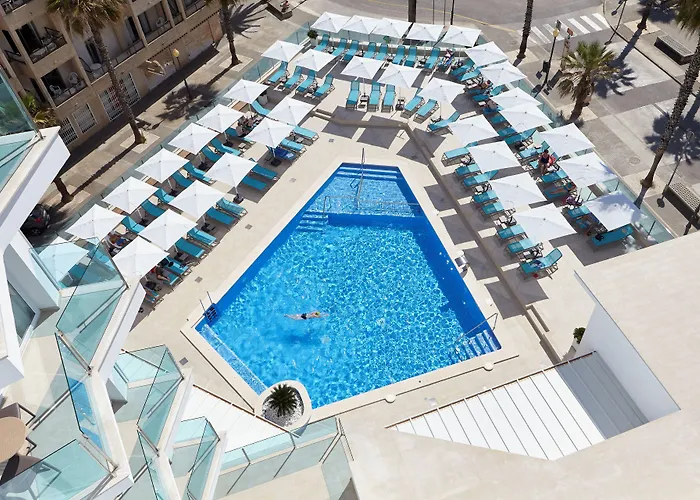 Universal Hotel Perla